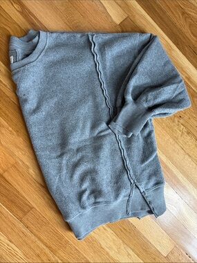 Woman’s American Eagle Outfitters Gray Crewneck Sweatshirt